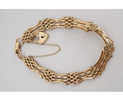 A 9 ct gold cusped gate link bracelet, 10.9 g