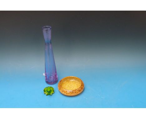 A Monart aventurine bowl, Baccarat frog and a Baccarat amethyst vase