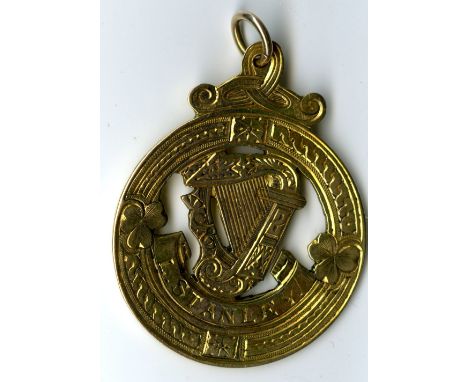 Coiste Comhrail Final 1919Medal: G.A.A. Co. Kildare (1919) An attractive circular 9ct gold pierced and decorated Medal, the o