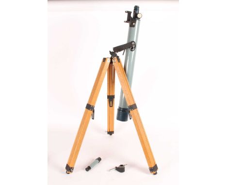 A Prinz Astral 400 telescope, on a tripod base