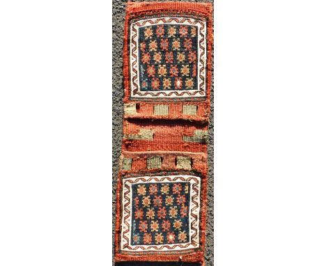   Shah - Savan Hybe. Miniaturdoppeltasche. Kaukasus. Antik, circa 120 - 180 Jahre alt.  53 cm x 19 cm. Handgewebt. Wolle und 