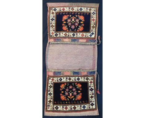   Afschar Hybe Doppeltasche. Persien. Iran, circa 70 - 100 Jahre alt.  138 cm x 64 cm. Orientteppich. Handgeknüpft. Wolle auf