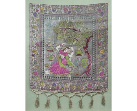   Brokat Stoff. Indien, alt. Seide und silber- und goldfarbenes Metall.  32 cm x 28 cm. Fein gewebt. Bildteppich. Wohl Indien