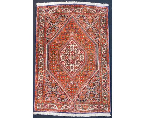   Bidjar Poschti Perserteppich. Iran. Sehr feine Knüpfung.  106 cm x 71 cm. Handgeknüpft. Korkwolle auf Baumwolle. Stammestep