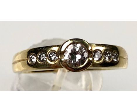   Ring Gold 585. Zentraler Diamant / Brillant. Circa 0,25 Carat.  4,4 Gramm Brutto. Mittlerer Farb- und oberer Reinheitsgrad.