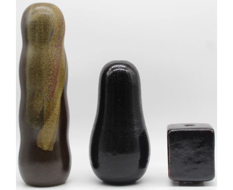   Horst KERSTAN (1941 - 2005). 3 Vasen.  Bis 37,5 cm hoch. Alle signiert und datiert. Steingut / Keramik.    Versand dieses O