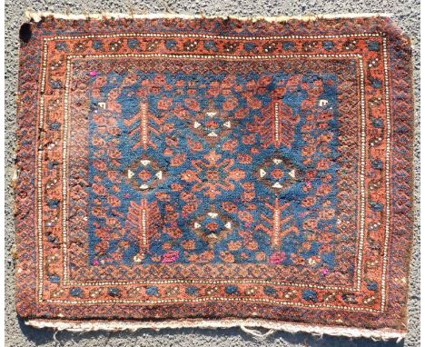   Belutsch Taschenfront. Baummuster. Antik. Circa 120 - 180 Jahre alt.  52 cm x 69 cm. Handgeknüpft. Wolle und Seide auf Woll