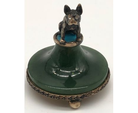   Silber 88, Faberge, H. Wigström. Russland um 1910. Mops, Französische Bulldogge?  48 mm hoch. Stein wohl Jade. Augen Diaman