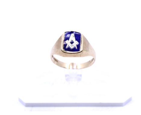 Mens 9ct Gold Blue Enamelled Masonic Ring The Ring consists of a Gold Square and Compass Masonic symbol in the centre of the 