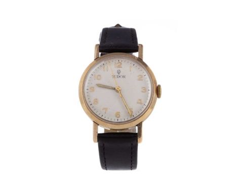GENTLEMAN'S TUDOR NINE CARAT GOLD MANUAL WIND WRIST WATCH,the round cream dial with applied Arabic hour markers, 32mm case, o