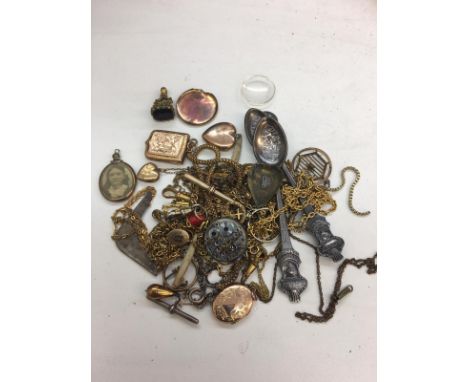 Qty vintage jewellery to inc 9ct gold and front lockets , fob etc. 
