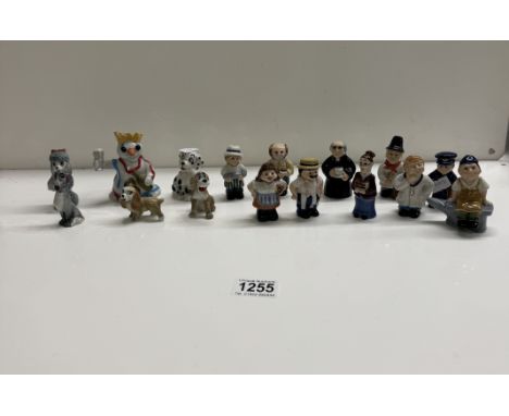 A quantity of Wade figures including Key Collectables etc