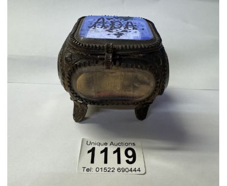 A small glazed ring casket.
