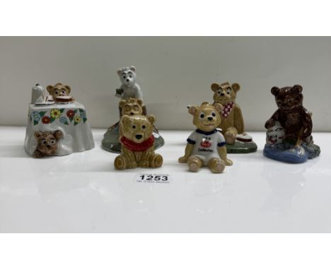 A quantity of Wade Teddy Bears Picnic figures