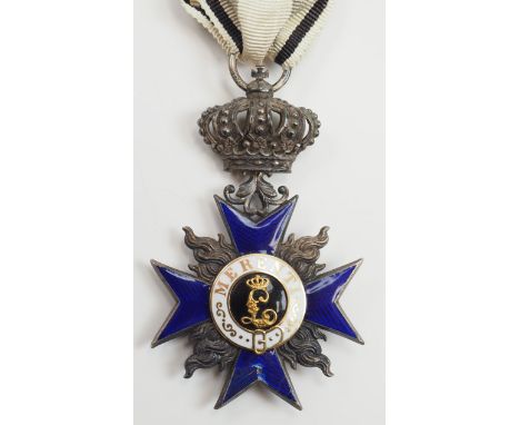 Bayern: Militär-Verdienst-Orden, 4. Klasse mit Krone.Silber, die Medaillons Gold, emailliert, fein flingiert, tragebedingt ge