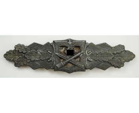 Nahkampfspange, in Bronze - FLL.Zink bronziert, rückseitig gemarkt FEC. W.E. PEEKHAUS, BERLIN, FLL, an Nadel, eingesetztes Pl