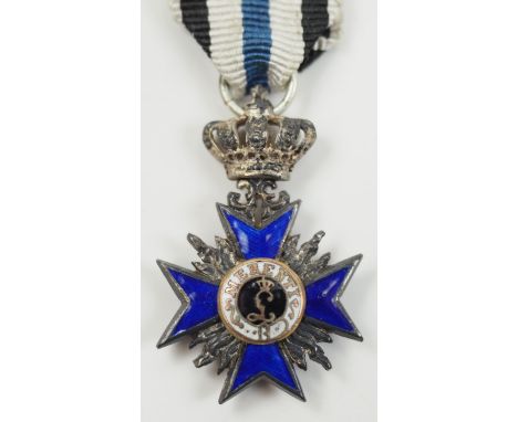 Bayern: Militär-Verdienst-Orden, 4. Klasse mit Krone Miniatur.Versilbert, teilweise emailliert, mehrteilig gefertigt, am Band