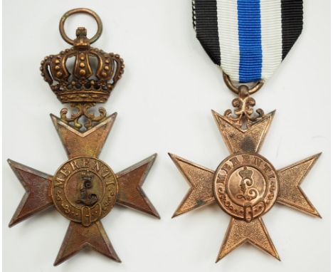 Bayern: Militär-Verdienstkreuz, 3. Form (1913-1918), 3. Klasse mit / ohne Krone.Je verkupfert, ein Exemplar mit beweglich auf