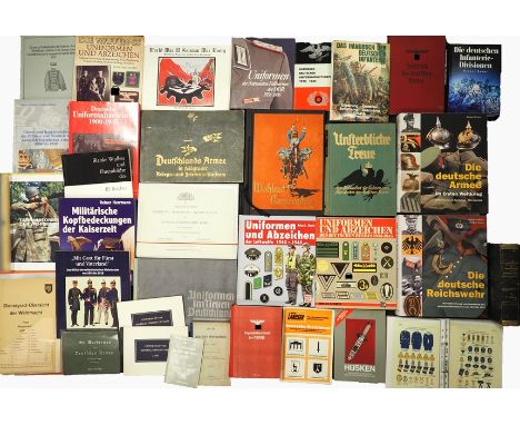 Deutsches Kaiserreich / 3. Reich: Uniform und Ausrüstungs-Bibliothek.Diverse Werke.Zustand: II