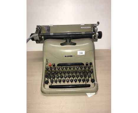 OLIVETTI LEXICON 80 MANUAL TYPEWRITER