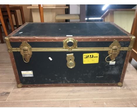 METAL GREEN CABIN TRUNK