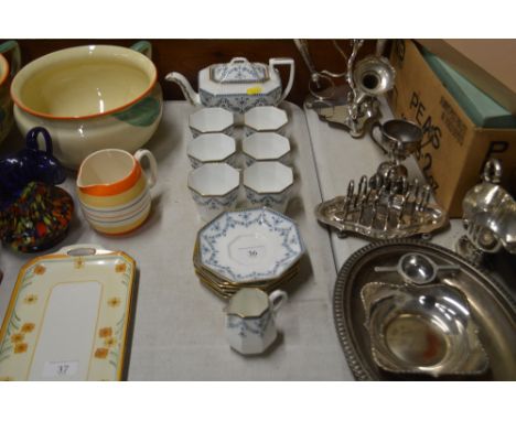 A quantity of Wedgwood floral and gilt decorated tea cups and saucers 
