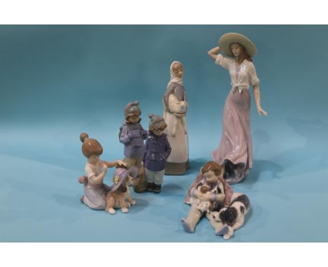 Four Lladro figures and two Nao figures (6)