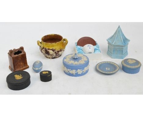 A Wedgwood black basalt gilt heightened circular trinket box and cover, a cased Lobyer cup and saucer, various other Wedgwood