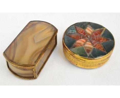 A vintage agate and green quartz gilt base metal framed circular pill box with hinged lid, diameter 5cm and a further similar