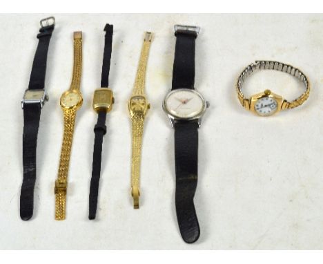 ROTARY; a 9ct yellow gold cased lady's wristwatch, the champagne dial set with baton numerals inscribed "Rotary 21 Jewels" wi