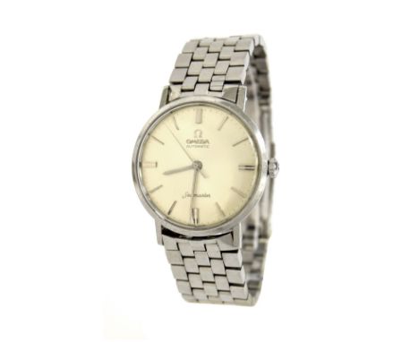 Omega Seamaster automatic stainless steel gentleman's bracelet watch, circular silvered dial with baton markers, outer minute