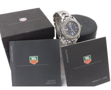 Tag Heuer Link Professional 200m stainless steel gentleman's bracelet watch, circa 2000, blue dial, Tag Heuer bracelet, quart