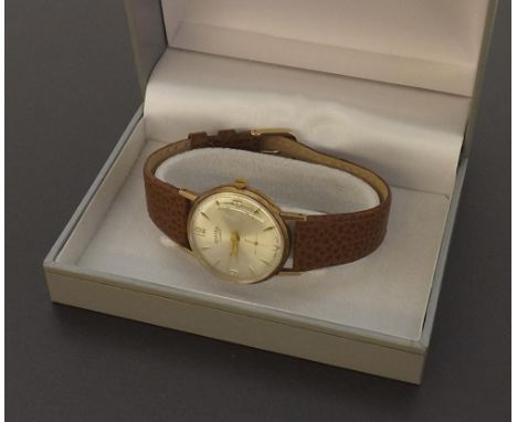 Roamer 9ct gentleman's wristwatch, Edinburgh 1964, silvered dial with applied Arabic numerals, baton markers with subsidiary 
