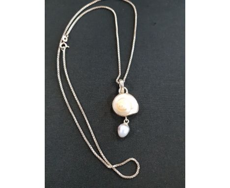 (BOXED) SILVER SHELL AND PEARL PENDANT ON SILVER CHAIN