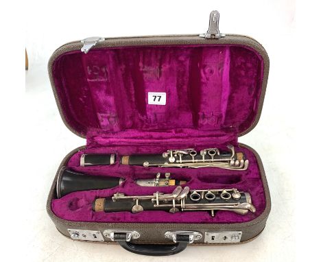 Cased clarinet by Lark, M4001 Made in China