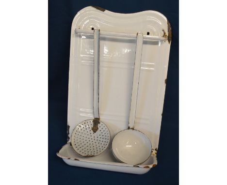 Enamel kitchenware