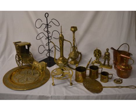 Brass & copper including horse and cart, grain measures, copper kettle etc