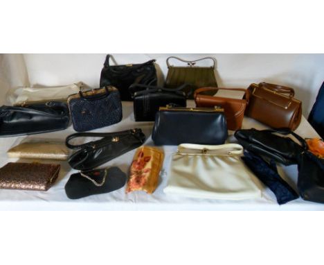 Assorted vintage handbags