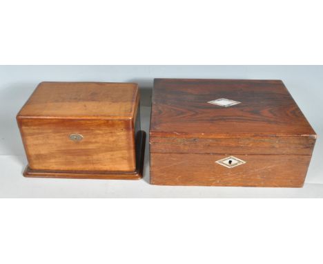 A 19th century Victorian rosewood writing slope / jewellery box. The box of rectangular with a hinged lid having diamond shap