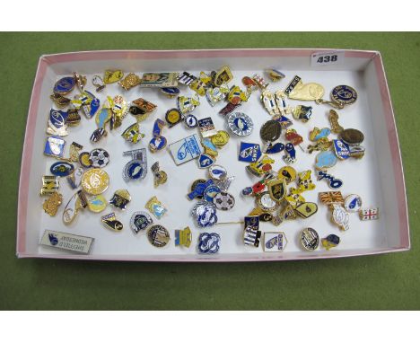 Sheffield Wednesday Enamelled Badges, Stick Pins, etc:- approximately 104.