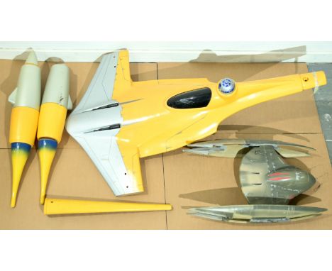 Toys R Us Star Wars Episode I Naboo Starfighter &amp; Vulture Droid Starfighter Toy Display Piece. 79 Inches Long &amp; 46 In