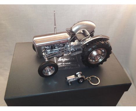 UNIVERSAL HOBBIES - FERGUSON T035 - 60TH ANNIVERSARY - LIMITED EDITION - CHROME - SCALE 1:16 (4862)