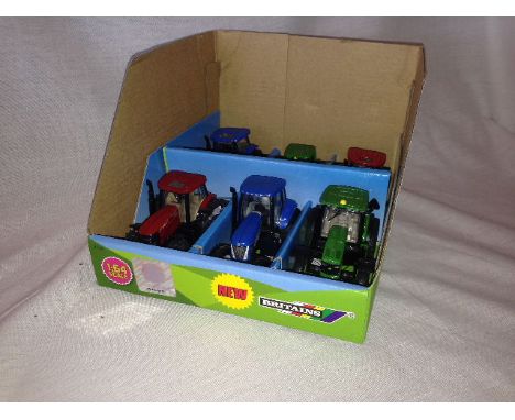 BRITAINS - BOX - 8 TRACTORS 1:64 SCALE