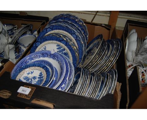 Large quantity of blue and white transfer printed Willow pattern dinner, tea, coffee and breakfast ware including: Booths and