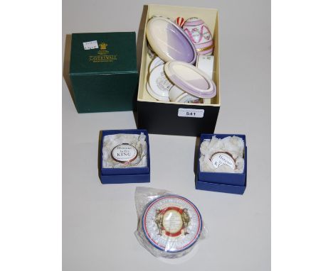 Two Halcyon Days patch boxes, Caverswall Great War box and a quantity of other miscellaneous trinket boxes 