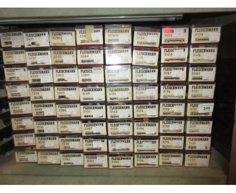 Fleischmann, large collection of one hundred plus boxed railway carriages and rolling stock, together with a small quantity o