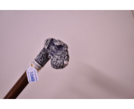 A walking stick with a terrier dogs head grip measuring 91cm long