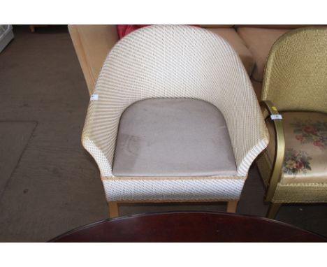 A loom commode chair