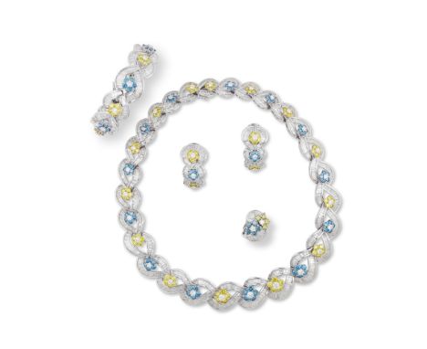 PARURE DIAMANTSComprenant un bracelet, une bague, une paire de boucles d'oreilles et un collier, entièrement sertie de diaman
