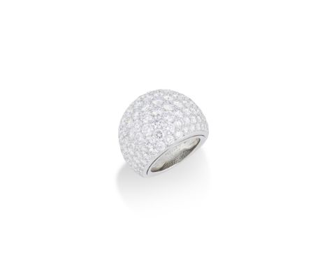 CARTIER: BAGUE DIAMANTSDe forme bombée, pavée de diamants de taille brillant, signée Cartier, numérotée, poinçon français pou